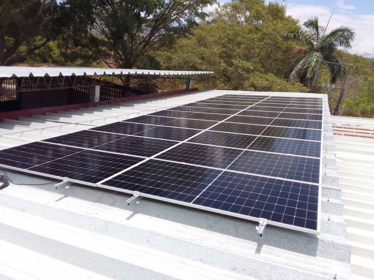 Industrial proyect 12,65 kWp