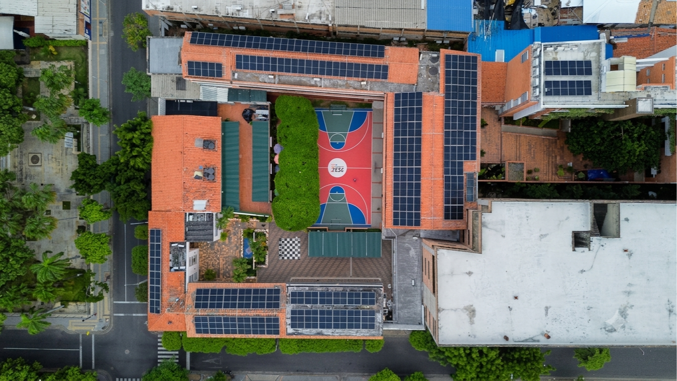 Proyecto Solar Fotovoltaico FESC – Fundación de Estudios Superiores Comfanorte