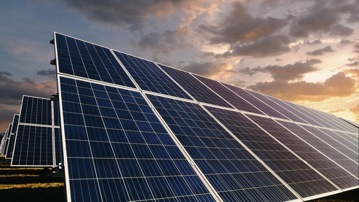"Todo lo que necesitas en Energía Solar" Paneles Solares, Inversores, Cargadores, Baterías & Conectores